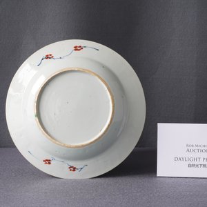 Een Chinees doucai bord, Kangxi — foto 4