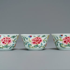Een Chinees famille rose 15-delig theeservies met floraal decor, Qianlong — foto 2