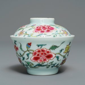 Een Chinees famille rose 15-delig theeservies met floraal decor, Qianlong — foto 26