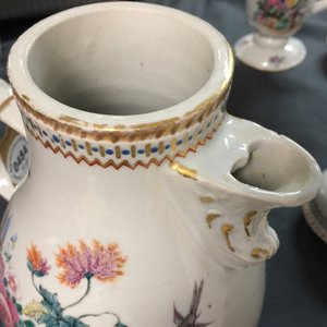 Een Chinees famille rose 18-delig theeservies met fruitmanden en bloemen, Qianlong — foto 9