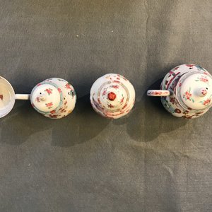 Een Chinees famille rose 18-delig theeservies, Yongzheng — foto 22