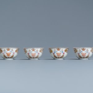 Een Chinees famille rose 20-delig theeservies met gekroonde monogrammen voor de Europese markt, Qianlong — foto 20