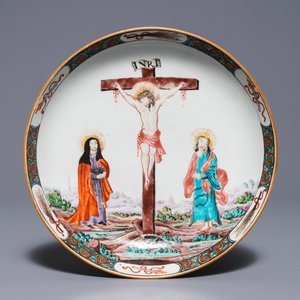 Een Chinees famille rose bord met de kruisiging, Qianlong — foto 1