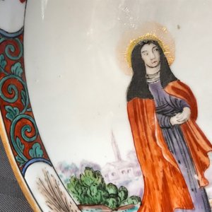 Een Chinees famille rose bord met de kruisiging, Qianlong — foto 10