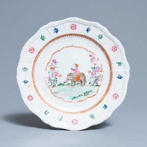 Een Chinees famille rose bord met een ruiter op olifant voor de Indische markt, Qianlong — foto 1