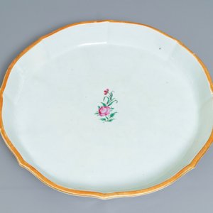 Een Chinees famille rose hors d'oeuvre stel op onderschotel met 'Tobacco Leaf' decor, 1e helft 19e eeuw — foto 3