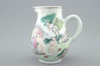 Een Chinees famille rose melkkanetje met decor van Leda en de zwaan, Qianlong, ca. 1740