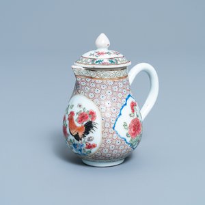 Een Chinees famille rose melkkannetje met een haan, Yongzheng — foto 1