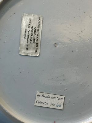 Een Chinees famille rose 'prieel' bord naar Cornelis Pronk, Qianlong — foto 10