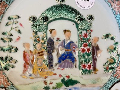 Een Chinees famille rose 'prieel' bord naar Cornelis Pronk, Qianlong — foto 2