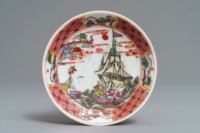 Een Chinees famille rose schoteltje met een driemaster, Yongzheng