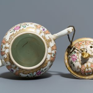 Een Chinees famille rose theeservies met floraal en verguld decor, Qianlong — foto 15