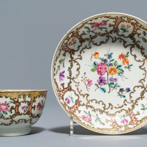 Een Chinees famille rose theeservies met floraal en verguld decor, Qianlong — foto 2