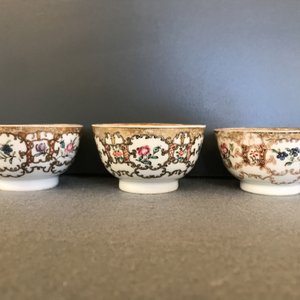 Een Chinees famille rose theeservies met floraal en verguld decor, Qianlong — foto 22