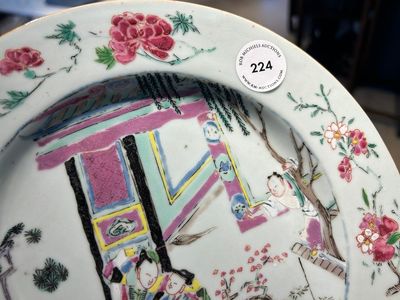 Een Chinees famille rose 'Xi Xiang Ji' bord, Yongzheng — foto 3