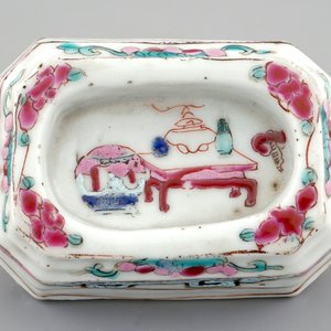 Een Chinees famille rose zoutvat, Qianlong, 18e eeuw — foto 7