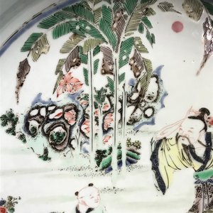 Een Chinees famille verte bassin met figuren in een tuin, Kangxi merk en periode — foto 8