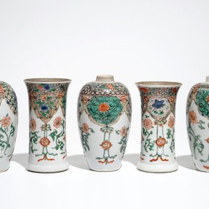 Een Chinees famille verte vijfdelig kaststel, Kangxi — foto 1