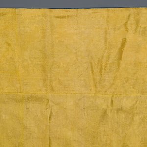 Een Chinees geborduurd zijden troonkleed met blauwe fondkleur, 18/19e eeuw — foto 6