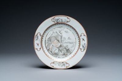 Een Chinees grisaille bord met bijbels decor van Suzanna en een ouderling, Qianlong
