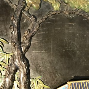 Een Chinees houten lakwerk paneel met oplegwerk van cloisonné, ivoor en jade, 18e eeuw — foto 22