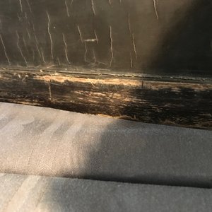 Een Chinees houten lakwerk paneel met oplegwerk van cloisonné, ivoor en jade, 18e eeuw — foto 71