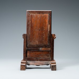 Een Chinees houten tafelscherm met inlegwerk van parelmoer, 19e eeuw — foto 3