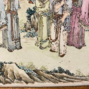 Een Chinees houten tafelscherm met qianjiang cai plaquette, 19e eeuw — foto 23