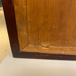 Een Chinees houten tafelscherm met qianjiang cai plaquette, 19e eeuw — foto 27