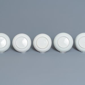 Een Chinees ijzerrood en verguld 30-delig theeservies met een vlinder, Qianlong — foto 14