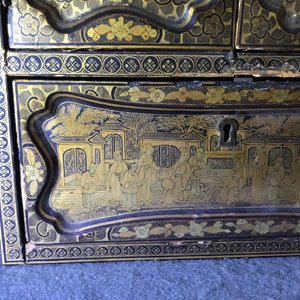 Een Chinees kabinet en een kist in verguld lakwerk, Canton, 19e eeuw — foto 41