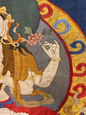 Een Chinees kesi geweven zijden doek met 'Boeddha zittend op een lotustroon', Qing — foto 3