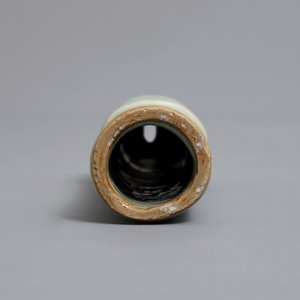 Een Chinees longquan celadon model van een fallus, Ming of later — foto 6