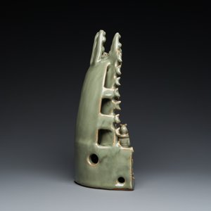 Een Chinees Longquan celadon schrijn met Guanyin, wellicht Ming — foto 5