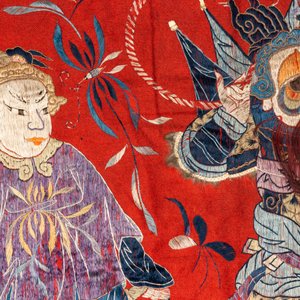Een Chinees met zijde geborduurd vilten doek met figuren, 19e eeuw — foto 3