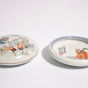 Een Chinees penselenwasser en een dekseldoosje voor zegelwas, Republiek, 20e eeuw — foto 1