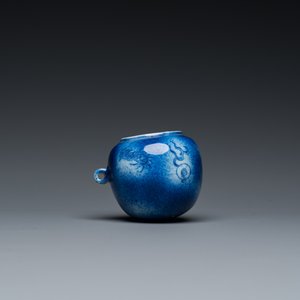 Een Chinees poederblauw vogelvoederbakje met een draak, 19e eeuw — foto 5