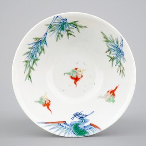 Een Chinees porseleinen doucai kom met een phoenix, 19e eeuw — foto 1