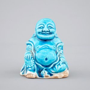 Een Chinees porseleinen monochroom turquoise figuur van een Boeddha, Kangxi — foto 2