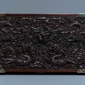 Een Chinees rechthoekig zitan houten kist met cloisonné monturen en vergulde bronzen handgrepen, Qing — foto 6