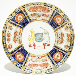 Een Chinees rose-imari wapenbordje met wapenschild van ‘Wolterbeek’, Qianlong — foto 1