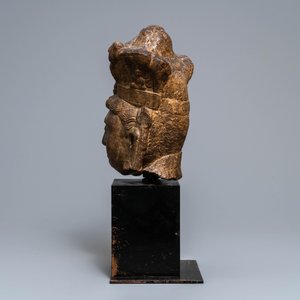 Een Chinees stenen hoofd van een Bodhisattva, wellicht Ming — foto 5