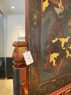 Een Chinees verguld, gelakt en beschilderd houten tafelscherm, Shanxi, 16/17e eeuw — foto 13