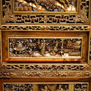 Een Chinees verguld houten tafelscherm voor de Straits of Peranakan markt, 19e eeuw — foto 8