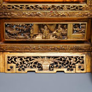 Een Chinees verguld houten tafelscherm voor de Straits of Peranakan markt, 19e eeuw — foto 9
