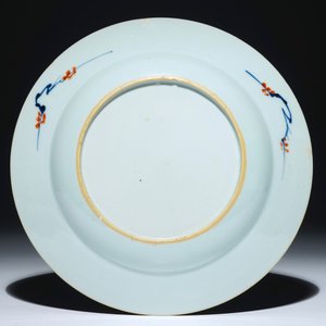 Een Chinees verte-imari “Gouverneur Duff” bord, Yongzheng — foto 2