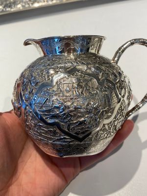 Een Chinees vierdelig zilveren theeservies op plateau, Tu Mao Xing 塗茂興 merk, 19e eeuw — foto 12