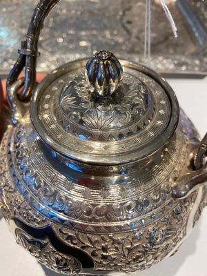 Een Chinees vierdelig zilveren theeservies op plateau, Tu Mao Xing 塗茂興 merk, 19e eeuw — foto 31