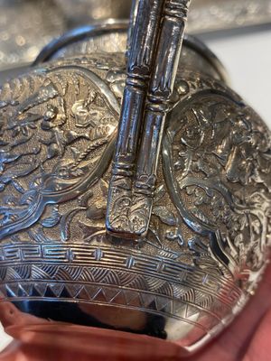 Een Chinees vierdelig zilveren theeservies op plateau, Tu Mao Xing 塗茂興 merk, 19e eeuw — foto 10