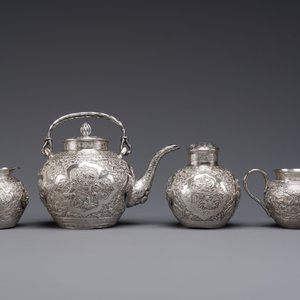 Een Chinees vierdelig zilveren theeservies op plateau, Tu Mao Xing 塗茂興 merk, 19e eeuw — foto 7